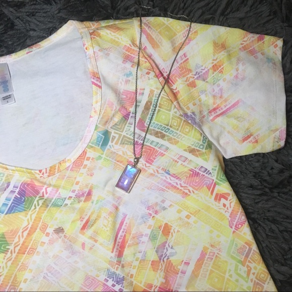LuLaRoe Classic Tee 💛 Colorful Geometric Pattern - Picture 3 of 6